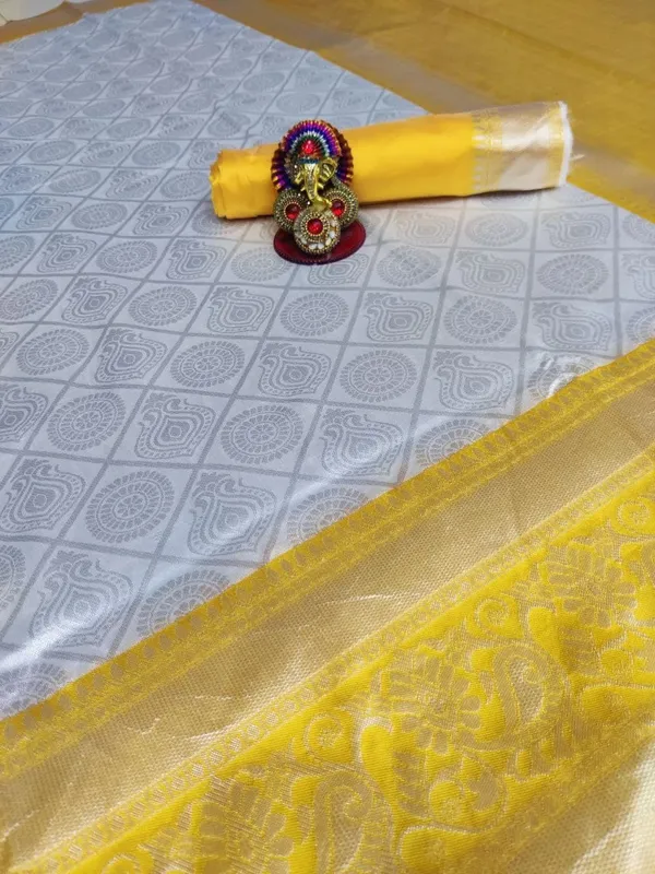 Yellow_Embellished_Banarasi_Jacquard_Saree_(Yellow)
